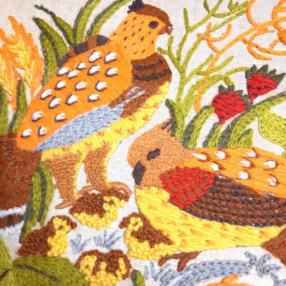 ~{Vintage}~ 60's/70's embroidered quail wall plaque. - Picture 3 of 5